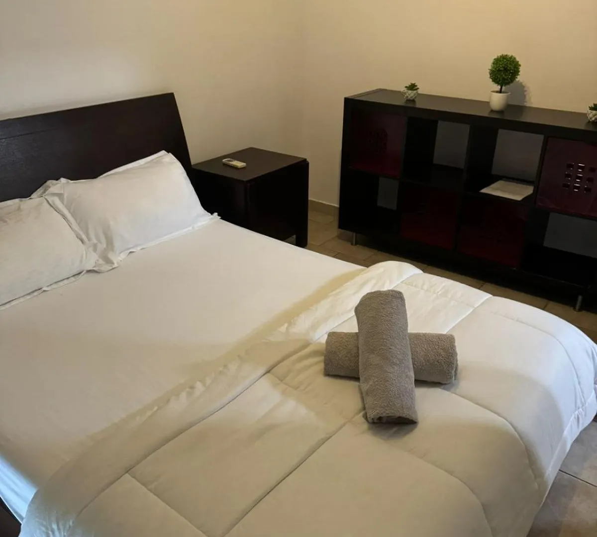 Town Centre Suites Ларнака 2*,