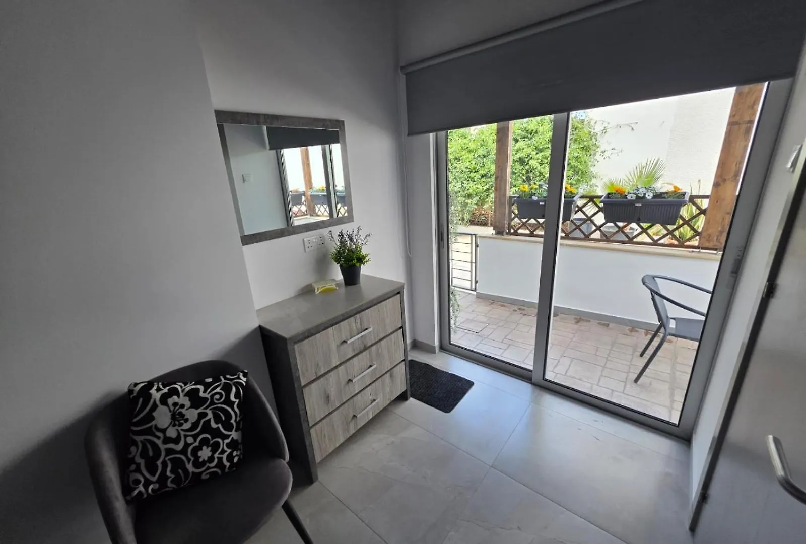 Town Centre Suites Ларнака Гостевой дом