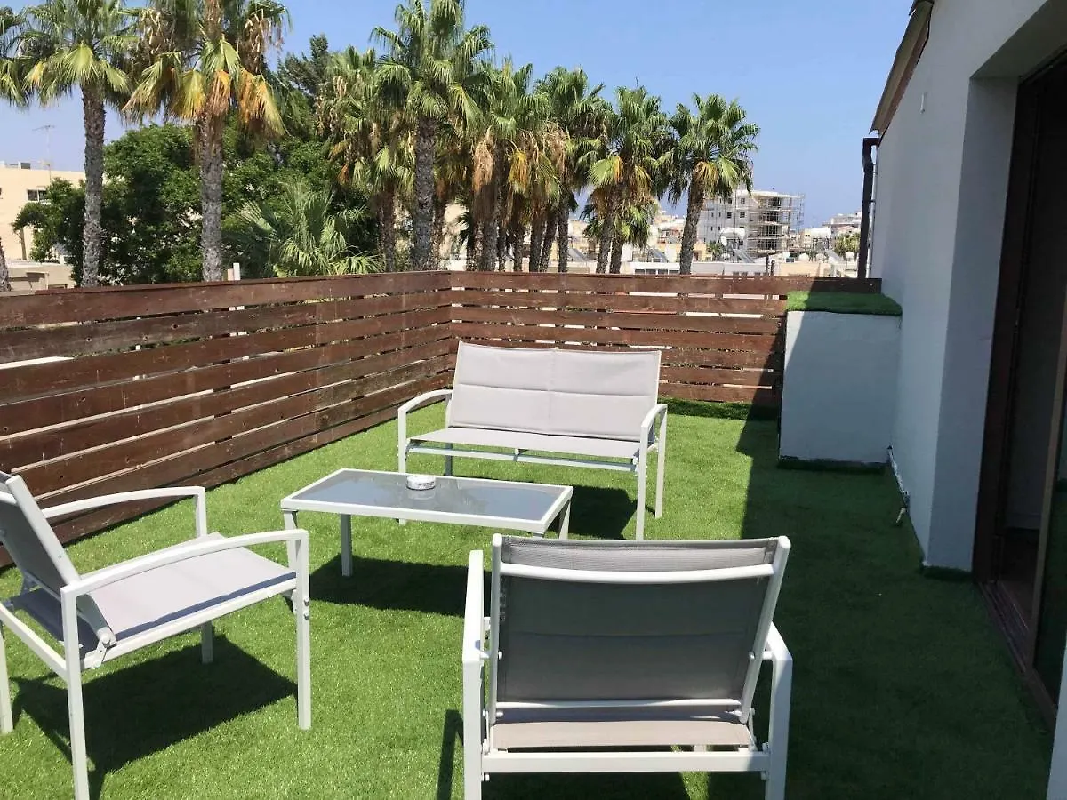 Гостевой дом Town Centre Suites Ларнака