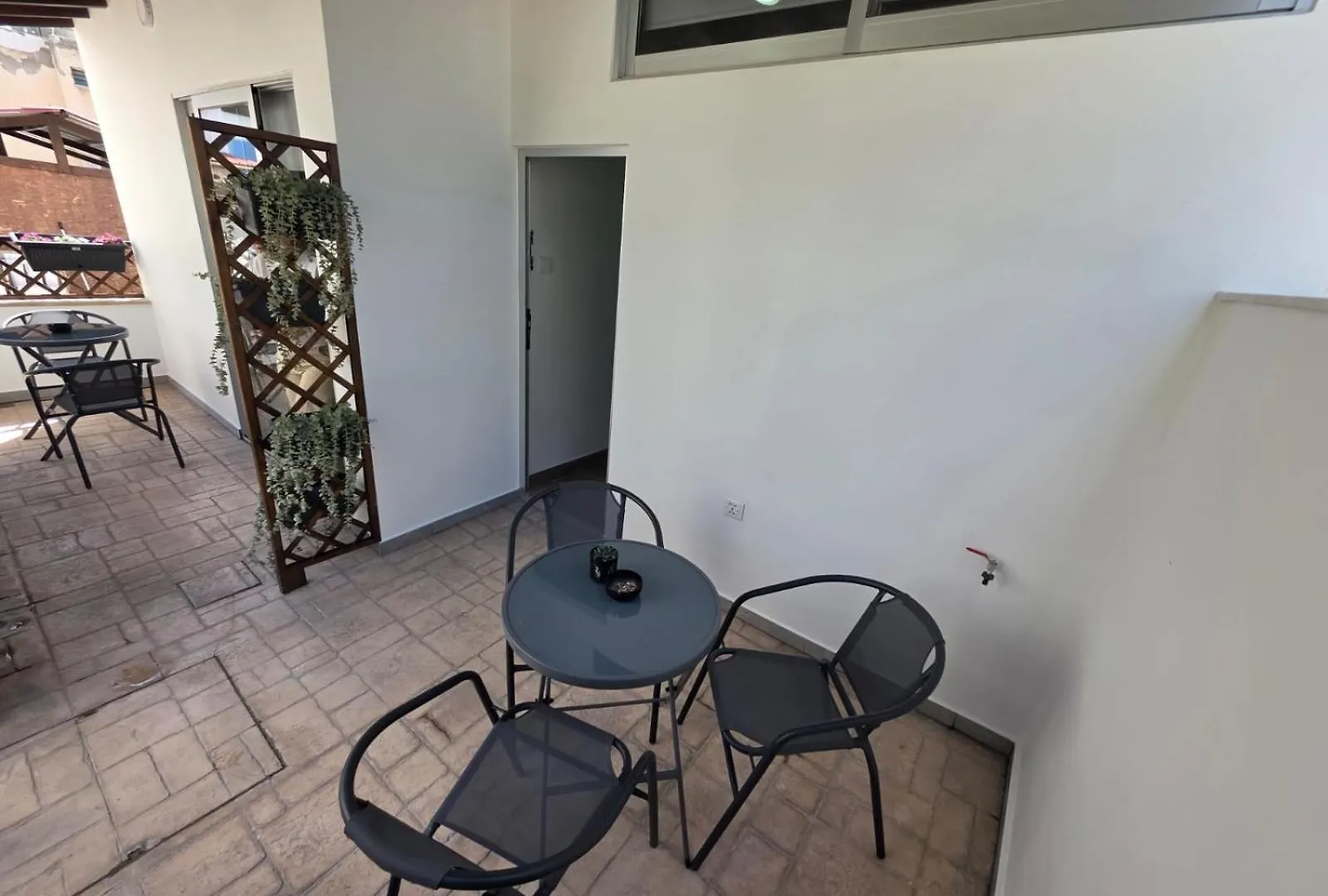 Vendégház Town Centre Suites Lárnaka
